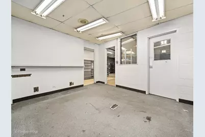 211 S Milwaukee Avenue, Libertyville, IL 60048 - Photo 11