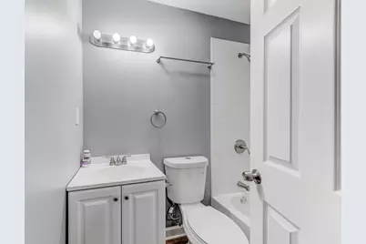 816 Sunnyside Avenue, Thornton, IL 60476 - Photo 5