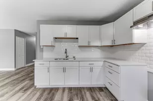 816 Sunnyside Ave, Thornton, IL 60476 - Photo 3