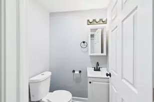 1729 E 67th St, Chicago, IL 60649 - Photo 9