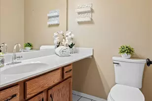 200 Ambria Dr, Mundelein, IL 60060 - Photo 9