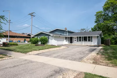 4 Olympus Drive, Naperville, IL 60540 - Photo 1