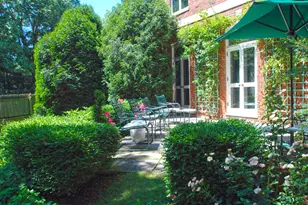 531 N Mayflower Rd, Lake Forest, IL 60045 - Photo 3