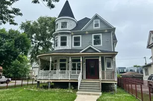 600 N Pine Ave, Chicago, IL 60644 - Photo 1