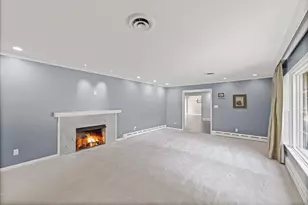 32 Greencroft Dr, Champaign, IL 61821 - Photo 5