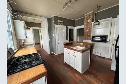 642 W Stephenson Street, Freeport, IL 61032 - Photo 9