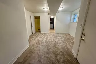 947 E Hyde Park Blvd, Chicago, IL 60615 - Photo 5