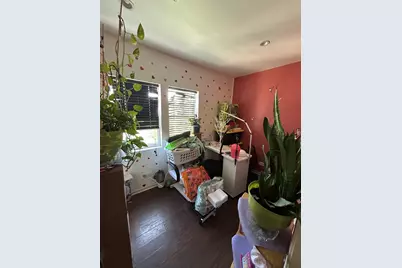 3247 W Berteau Avenue, Chicago, IL 60618 - Photo 15