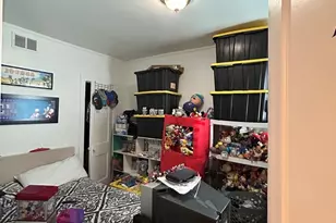 3247 W Berteau Ave, Chicago, IL 60618 - Photo 9