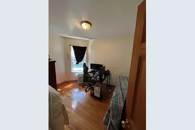 3247 W Berteau Avenue, Chicago, IL 60618 - Photo 5