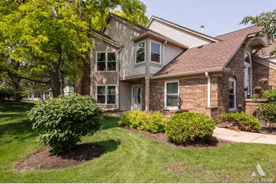61 Willow Parkway, Buffalo Grove, IL 60089 - Photo 1