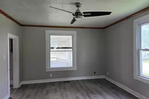 112 N Walnut, Versailles, IL 62378 - Photo 3