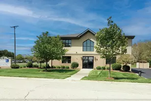 511 Eichler Dr, West Dundee, IL 60118 - Photo 1