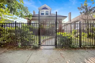 7515 S East End Ave, Chicago, IL 60649 - Photo 1