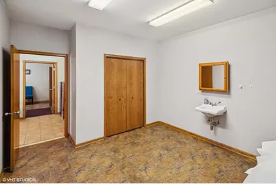 1471 W Irving Park Road, Chicago, IL 60613 - Photo 7