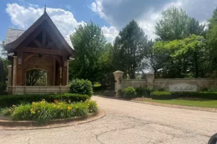 18N647 Ridgefield Blvd, Huntley, IL 60142 - Photo 1