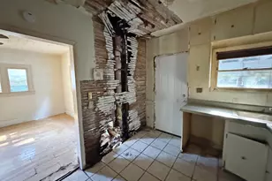 43 Westclox Ave, Peru, IL 61354 - Photo 13