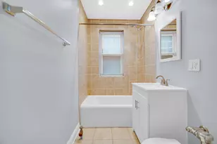 4834 W Henderson St, Chicago, IL 60641 - Photo 9