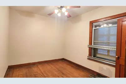 10742 S Prairie Avenue, Chicago, IL 60628 - Photo 5