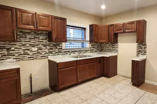 10742 S Prairie Ave, Chicago, IL 60628 - Photo 7