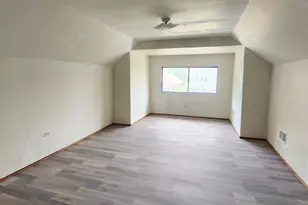 10742 S Prairie Ave, Chicago, IL 60628 - Photo 9