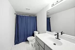 9 Tenneyson Ct, Lake in the Hills, IL 60156 - Photo 33