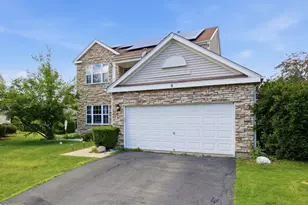 9 Tenneyson Ct, Lake in the Hills, IL 60156 - Photo 3