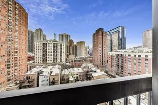 33 W Delaware Pl, Chicago, IL 60610 - Photo 19
