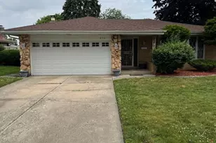 636 E 173rd St, South Holland, IL 60473 - Photo 1