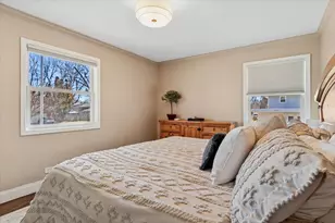 313 W Gartner Rd, Naperville, IL 60540 - Photo 13