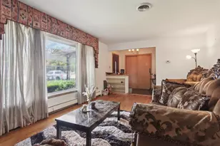 949 E 170th St, South Holland, IL 60473 - Photo 3