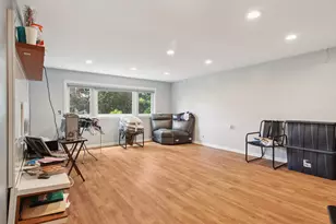 949 E 170th St, South Holland, IL 60473 - Photo 15