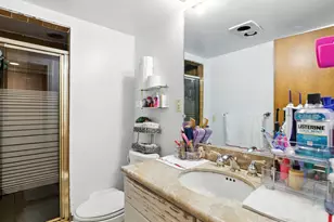 3814 W Sherwin Ave, Lincolnwood, IL 60712 - Photo 11