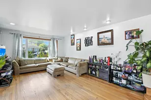 3814 W Sherwin Ave, Lincolnwood, IL 60712 - Photo 5