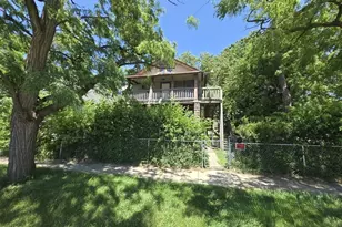 630 Belle Ct, Phoenix, IL 60426 - Photo 1