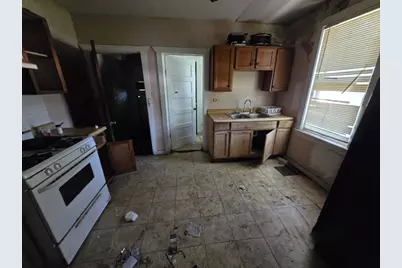 630 Belle Court, Phoenix, IL 60426 - Photo 5