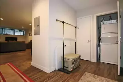 1045 W Cornelia Avenue #101, Chicago, IL 60657 - Photo 5