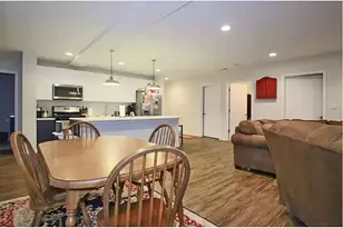 1045 W Cornelia Ave, Chicago, IL 60657 - Photo 3