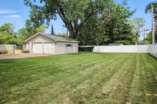 406 Madison St, Joliet, IL 60435 - Photo 7