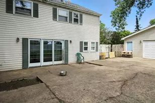 406 Madison St, Joliet, IL 60435 - Photo 9