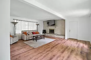 406 Madison St, Joliet, IL 60435 - Photo 11