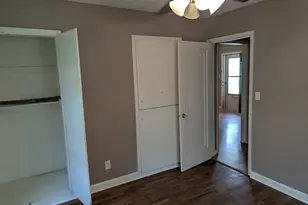 707 E Van Allen St, Tuscola, IL 61953 - Photo 7