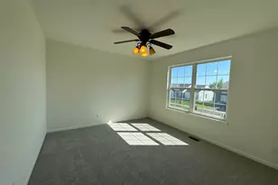 405 Preserve Dr, Genoa, IL 60135 - Photo 15