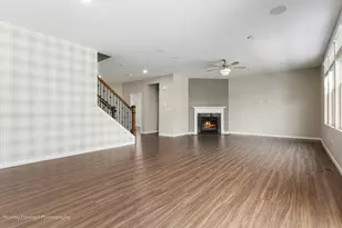 2003 Seaview Dr, Aurora, IL 60503 - Photo 5