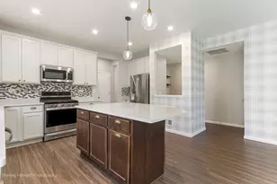 2003 Seaview Dr, Aurora, IL 60503 - Photo 7