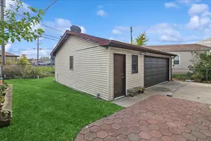 7531 W Cleveland St, Niles, IL 60714 - Photo 23