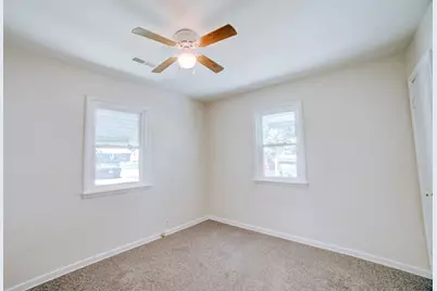 525 E Hickory Street, Watseka, IL 60970 - Photo 13