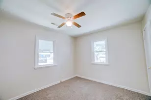 525 E Hickory St, Watseka, IL 60970 - Photo 13