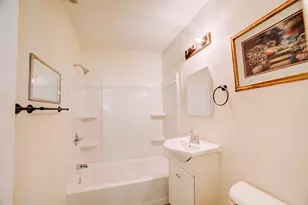 525 E Hickory St, Watseka, IL 60970 - Photo 21