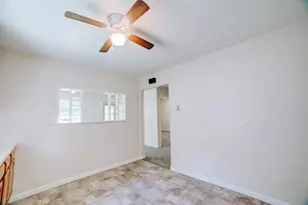 525 E Hickory St, Watseka, IL 60970 - Photo 11